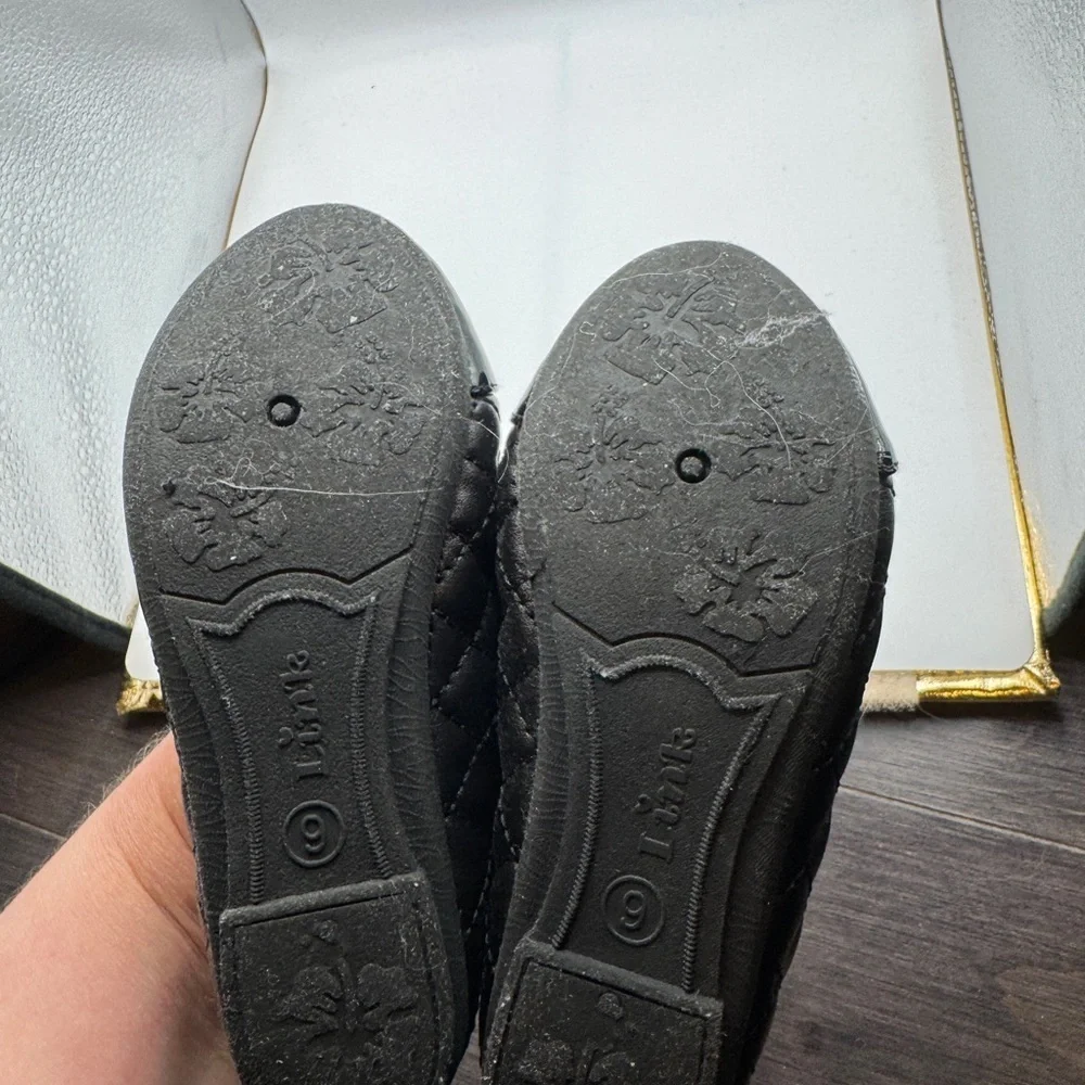 Link Toddler Girls Size 9 Black Flats Shoes with Patent Toe and Quilted Pattern